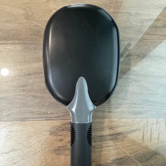 Excellent Condition 2-Piece Hair Brush Set - Picture 10 of 10